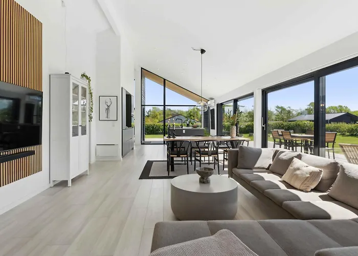 Modern On Beautiful Langeland * Nordenbro Vesteregn